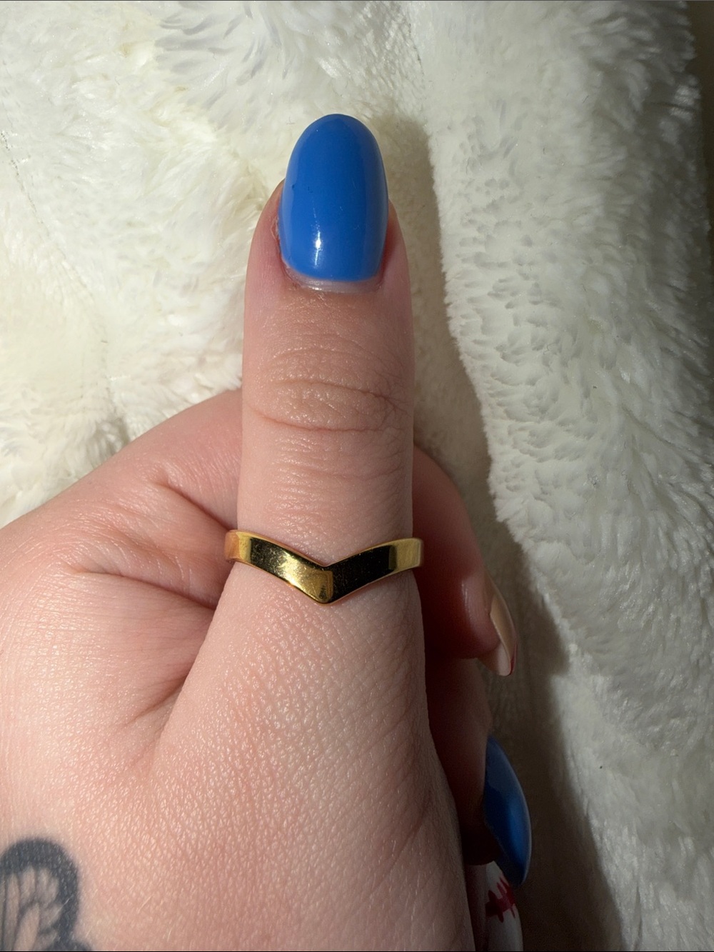 Gold V-Shaped Minimalist Ring - Evry Jewels
